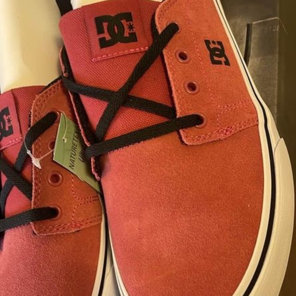 BRAND NEW women DC dc trase suede red skate shoes size US 9.5 & US 10 - Picture 4 of 6